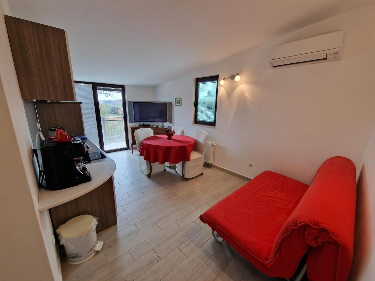 Keser Apartments โรวีน ภายนอก รูปภาพ