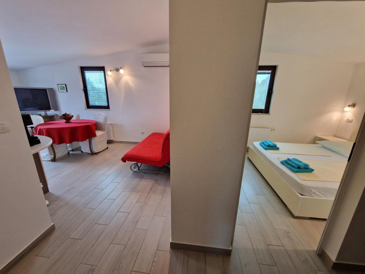Keser Apartments โรวีน ภายนอก รูปภาพ