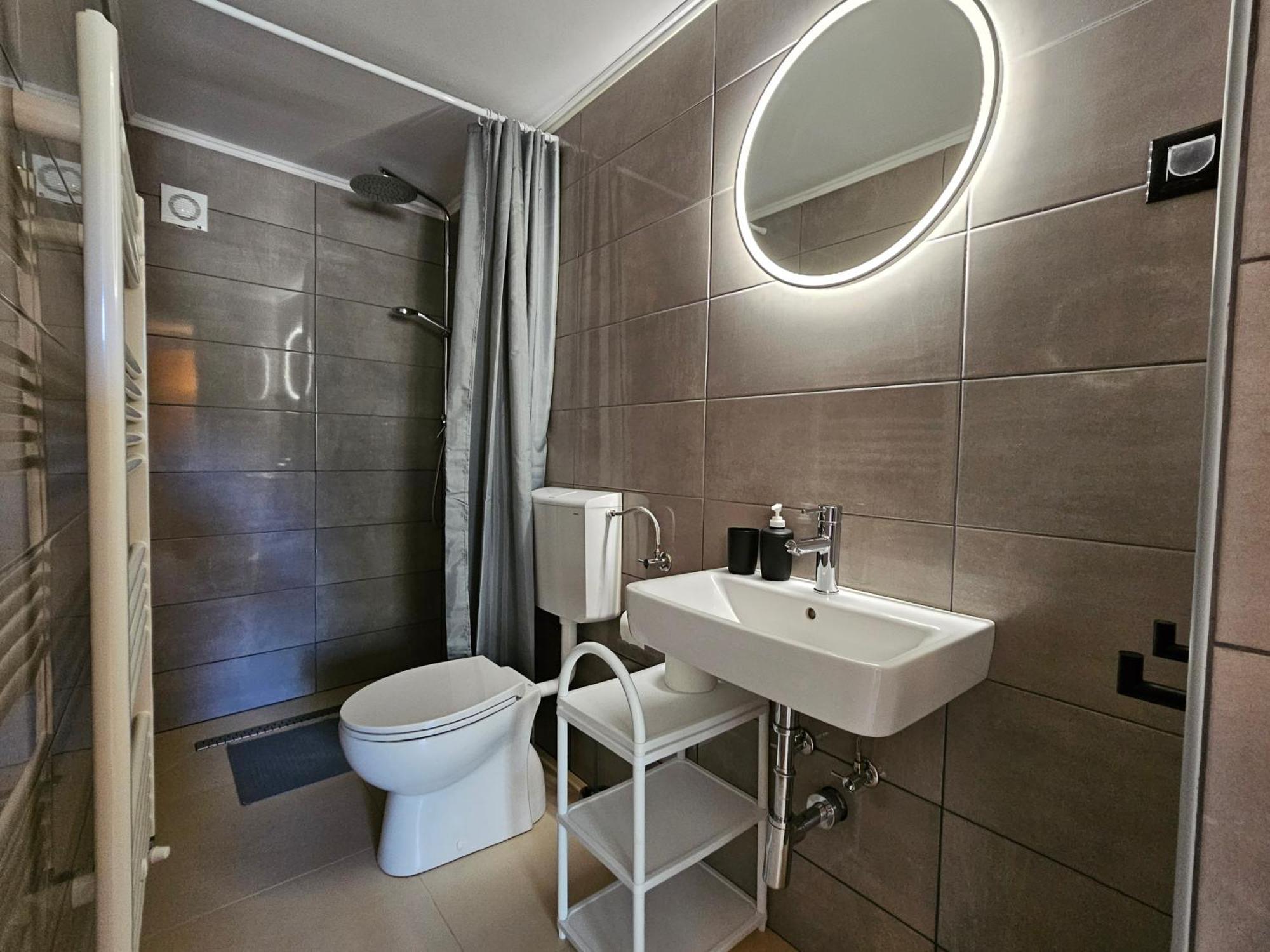 Keser Apartments โรวีน ภายนอก รูปภาพ