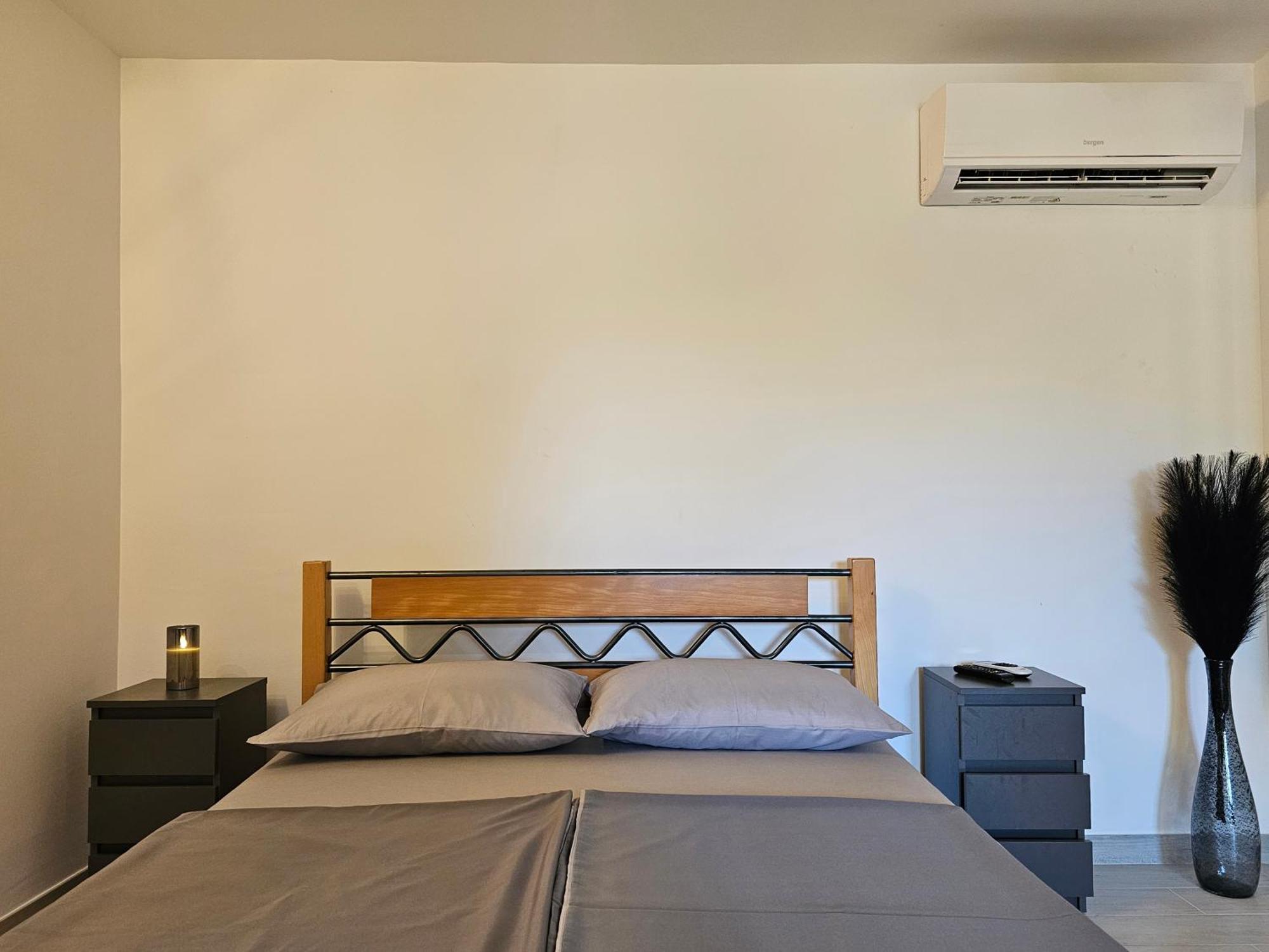 Keser Apartments โรวีน ภายนอก รูปภาพ