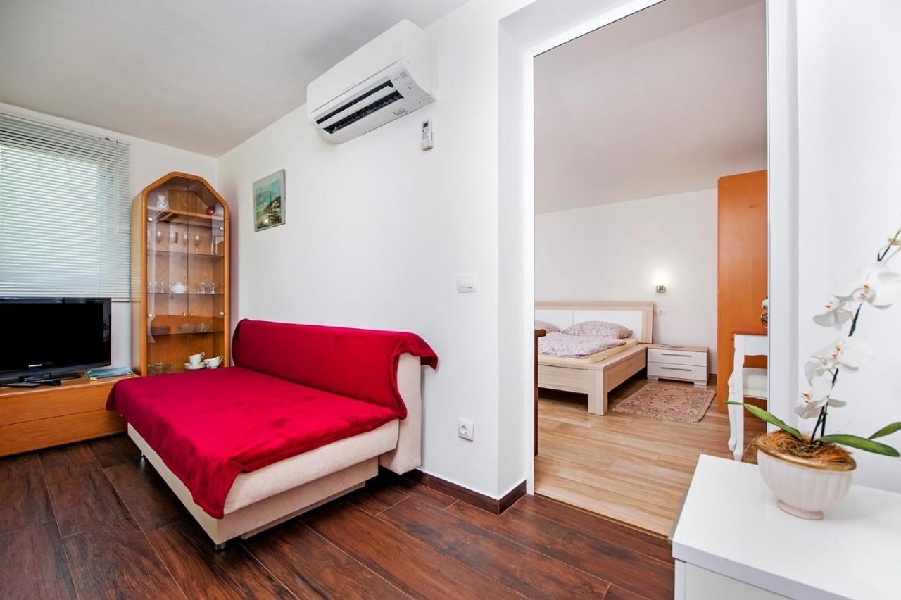 Keser Apartments โรวีน ภายนอก รูปภาพ