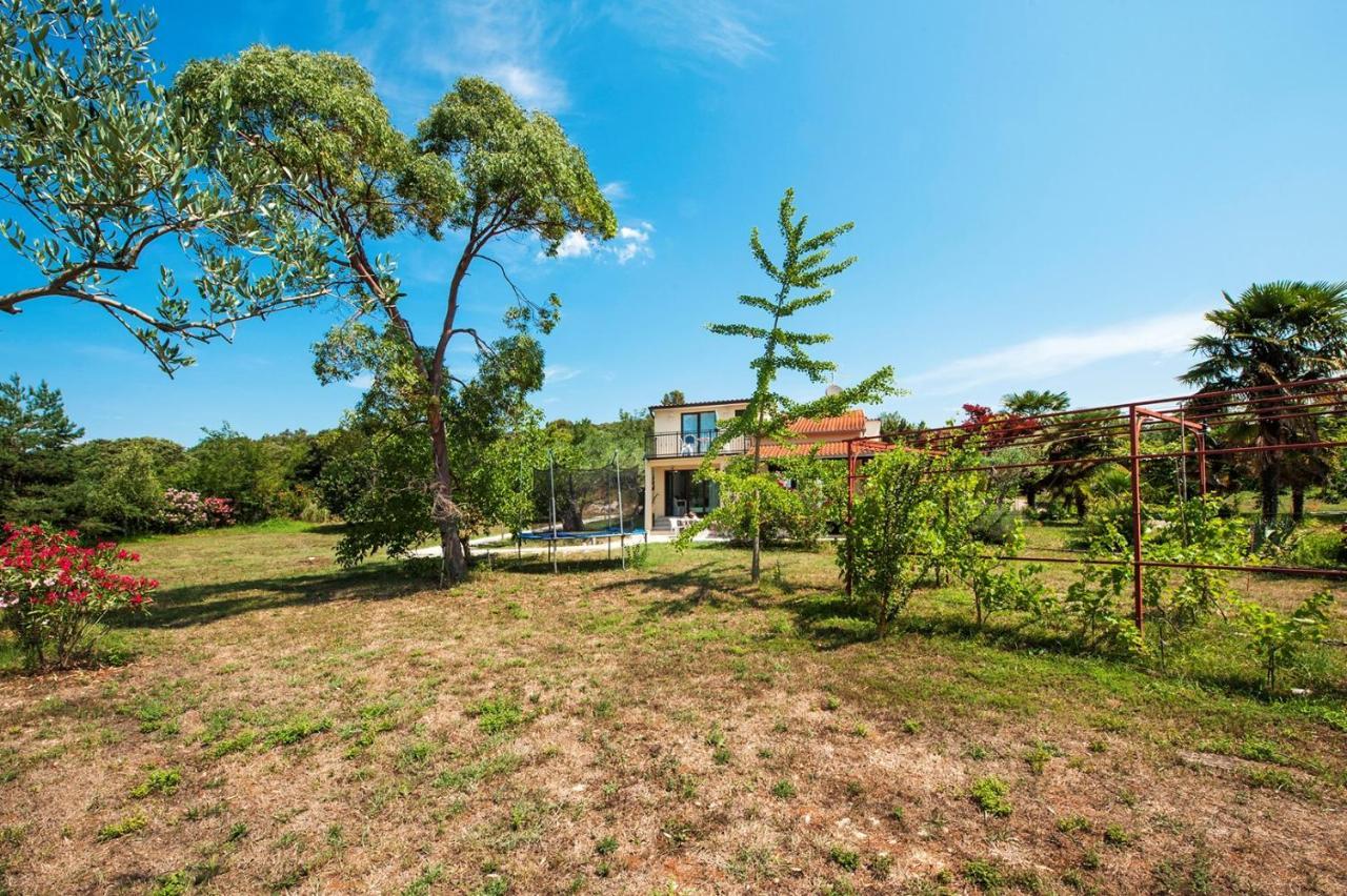 Keser Apartments โรวีน ภายนอก รูปภาพ
